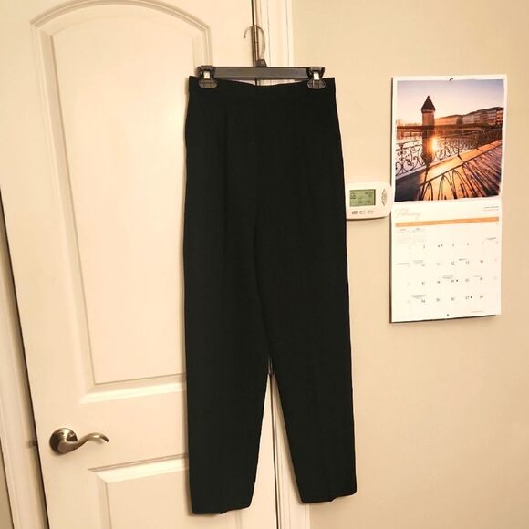 St. John Basics "Santana" Black Knit Pleat Front High-Waisted Pants Size 8 - Picture 1 of 9